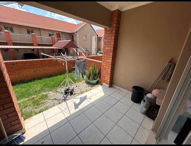 2 BEDROOM APARTMENT FOR SALE IN SUMMERFIELDS ESTATE